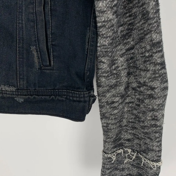 “Free People” Distressed Denim Jacket with removable hood - Med - LIKE NEW! - Picture 6 of 8